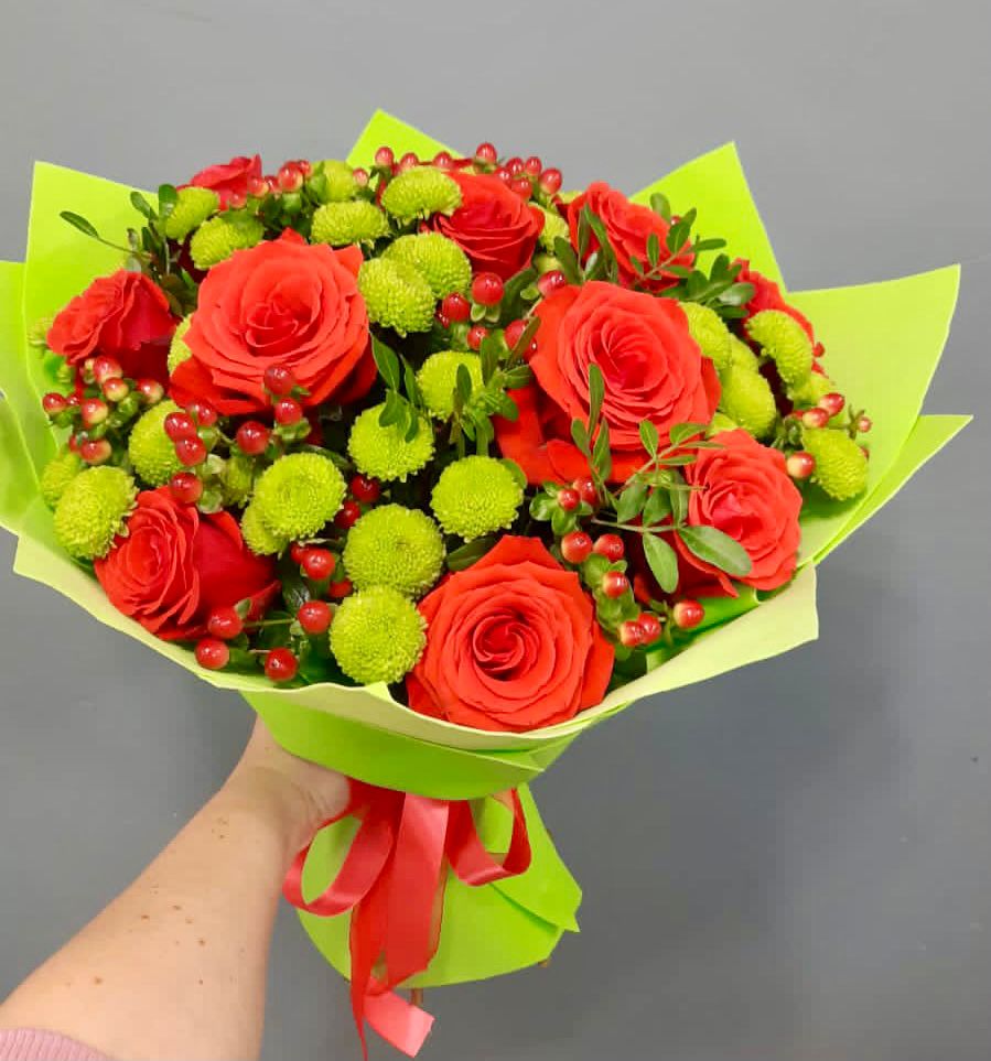 Букет цветов из: Хризантемы и Розы в Середейском