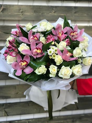 Букет цветов из: Розы и Хризантемы в Середейском