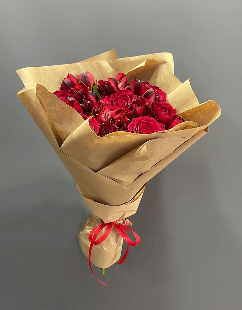 Букет цветов из: Альстромерии и Розы в Середейском