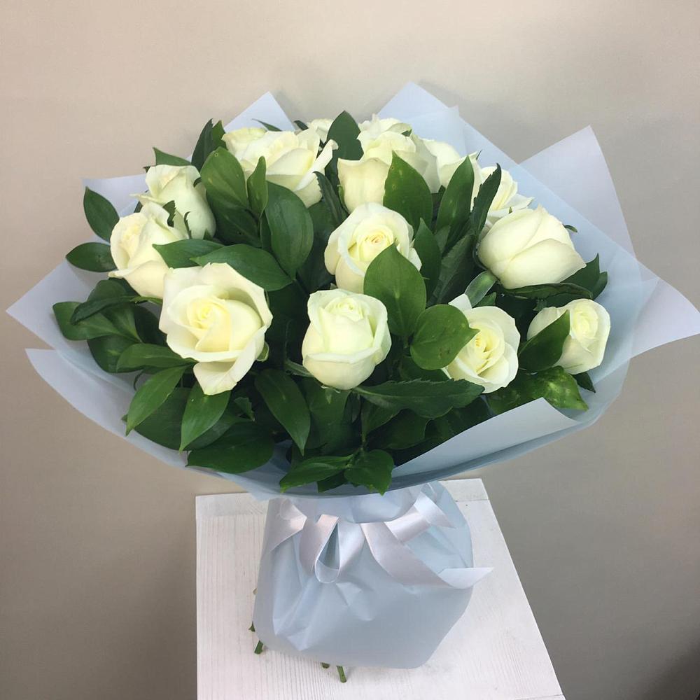 Букет 15 Белых роз Проуд в Середейском