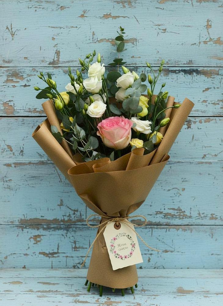 Букет цветов из: Розы и Лизиантусы в Середейском