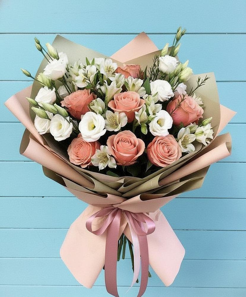 Букет цветов из: Розы, Альстромерии и Лизиантусы в Середейском