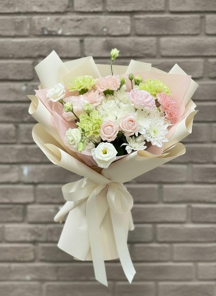 Букет цветов из: Гвоздики, Розы, Лизиантусы и Хризантемы в Середейском