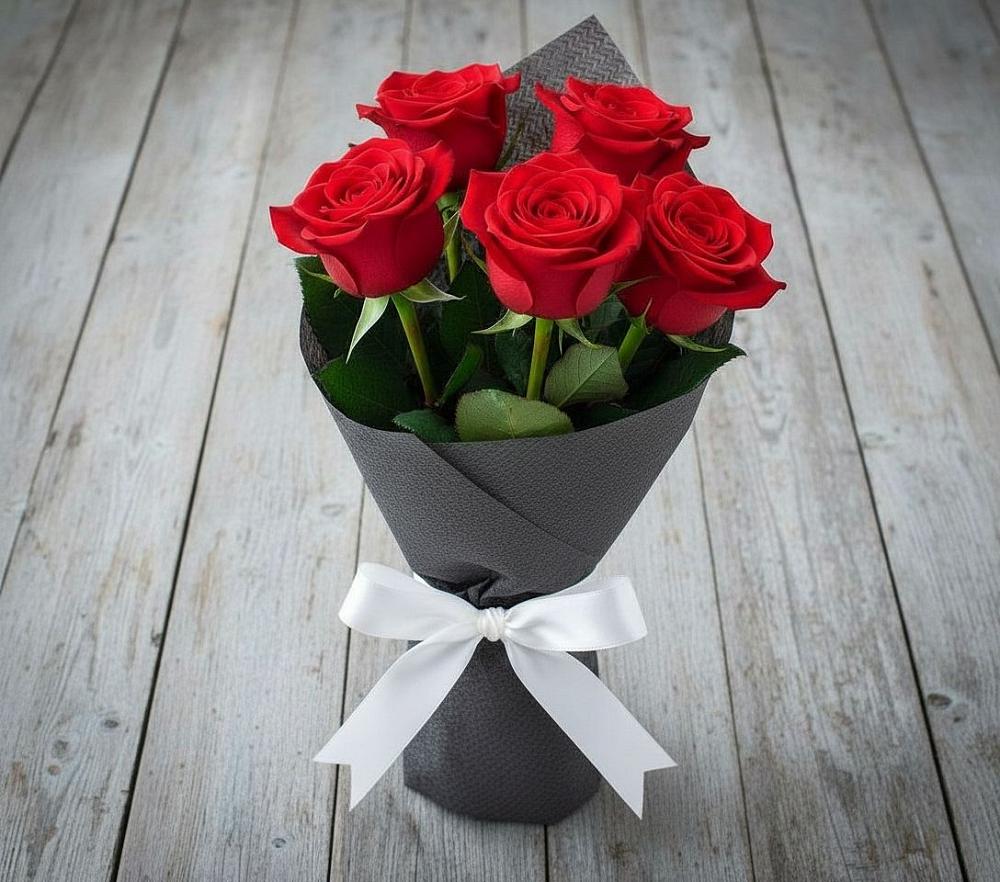 Букет 5 Красных роз Эдлесс Лав в Середейском