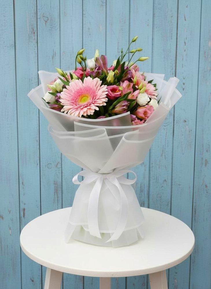 Букет цветов из: Герберы, Альстромерии и Лизиантусы в Середейском