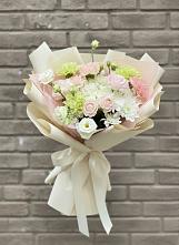 Букет цветов из:  Гвоздики, Розы, Лизиантусы и Хризантемы #REPLACE_PRED# Середейском