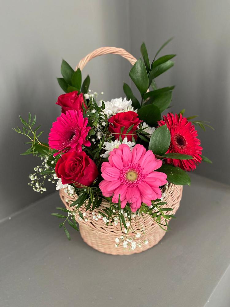 Цветочная композиция из Розы, Хризантемы и Герберы в корзине в Середейском