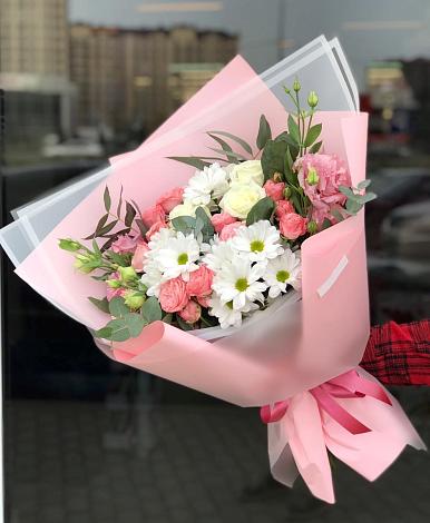Букет цветов из: Розы, Лизиантусы и Хризантемы в Середейском