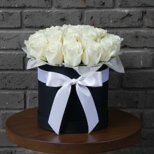 Цветочная композиция из Розы в шляпной коробке в Середейском